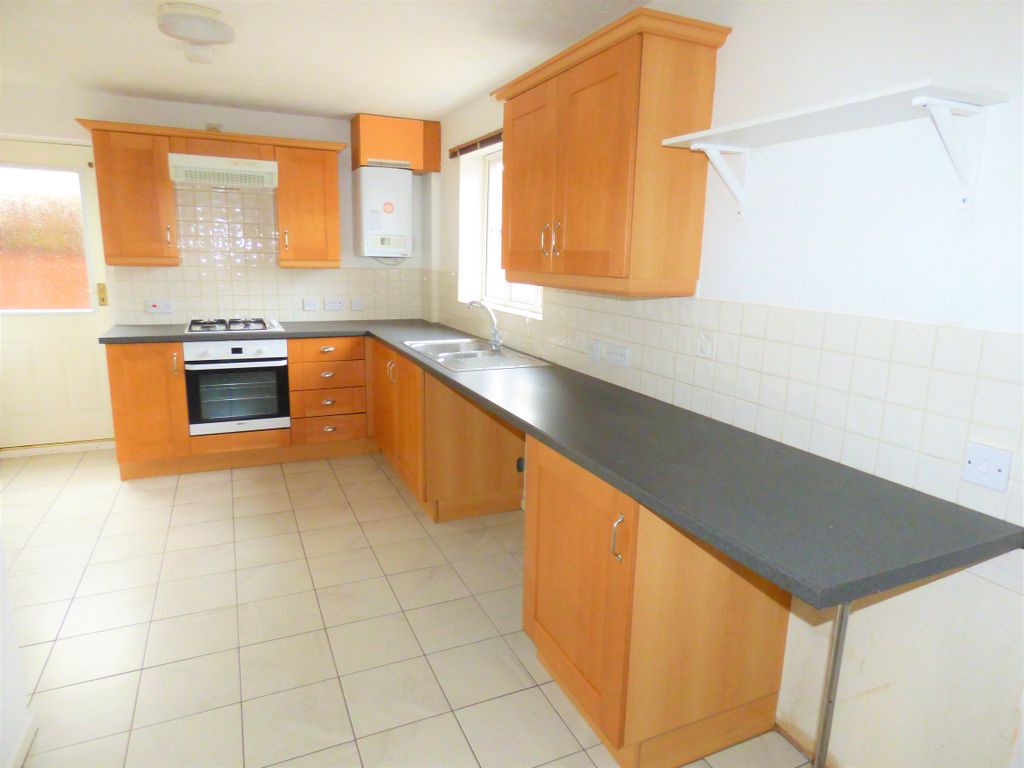 Property photo 2 of 18 Kitchen