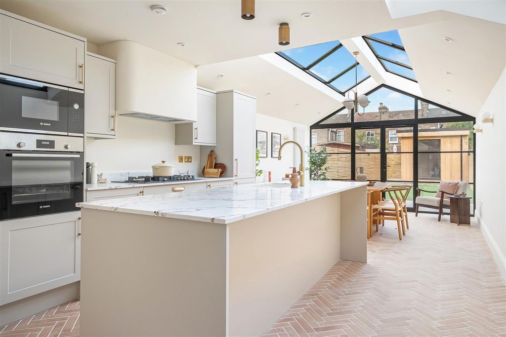 Property photo 2 of 34 Dsc06022.Jpg