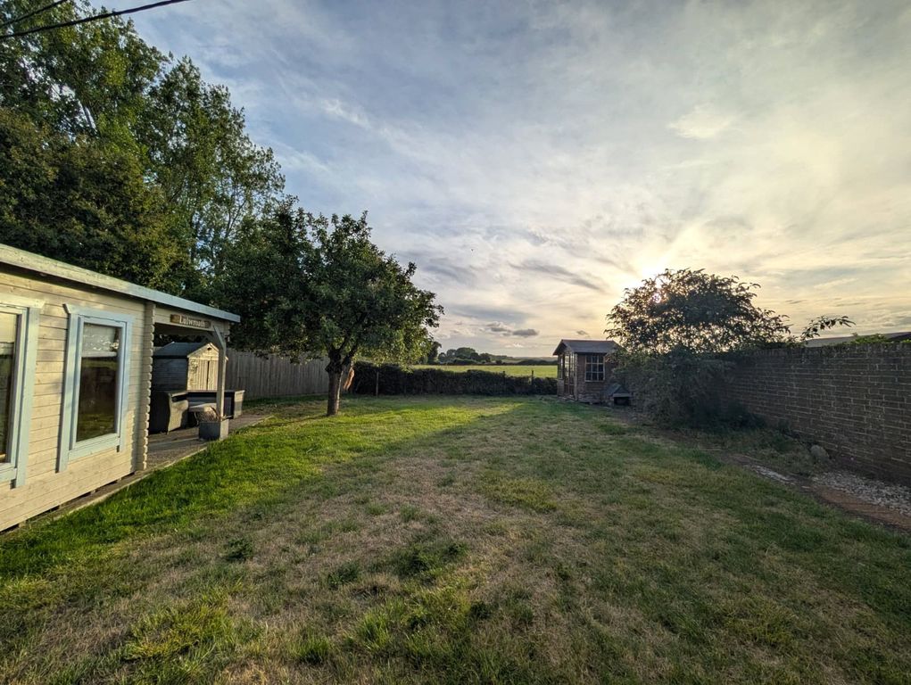 Property photo 2 of 18 Garden