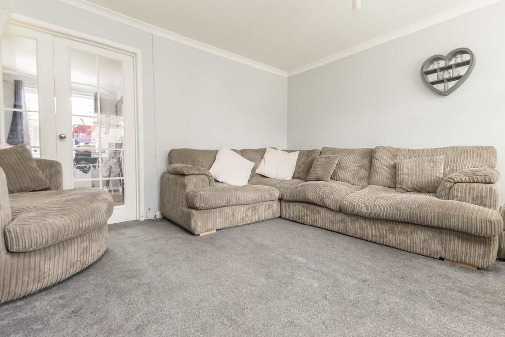 Property photo 2 of 3