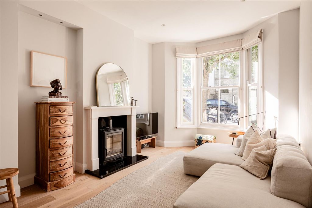 Property photo 3 of 15 Redmore Road-1.Jpg