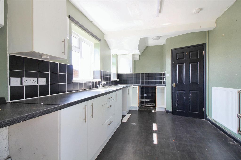 Property photo 2 of 11 4.Jpg