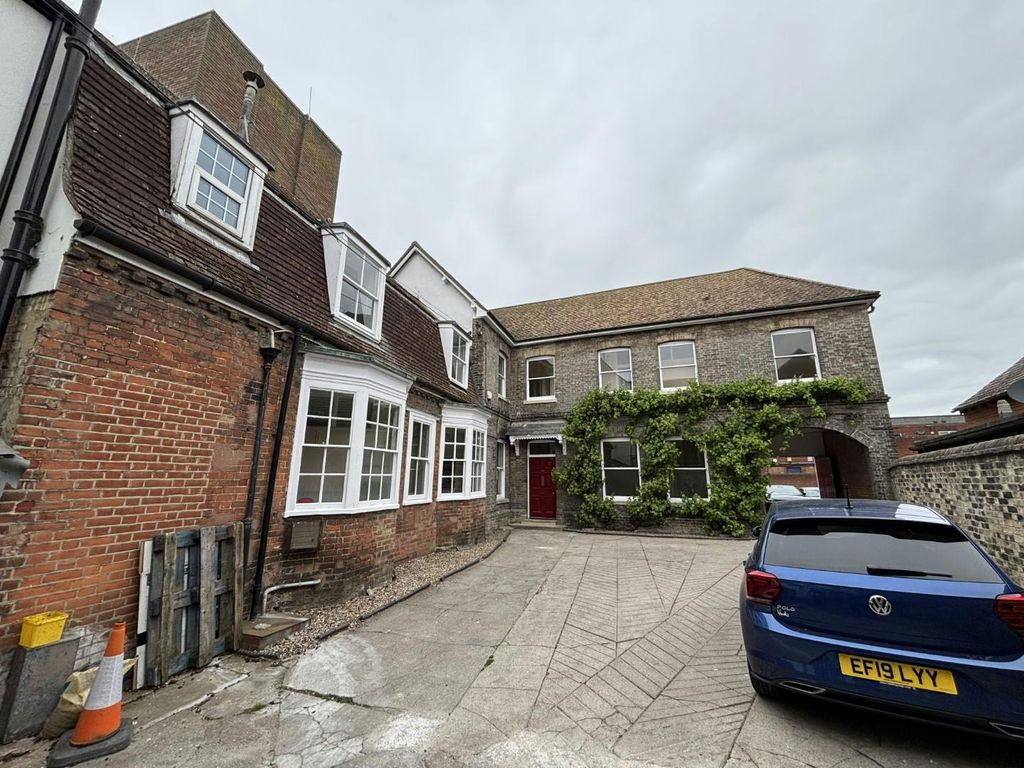 Property photo 1 of 13 Img_2645 Large.Jpg