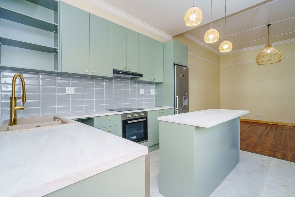 Property photo 1 of 25 Kw1743501