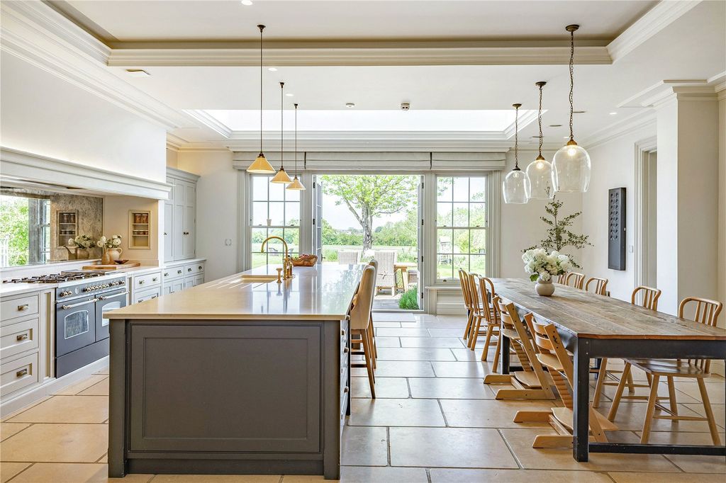 Additional image 5 of 6 bed detached house for saleChurch Gate, High Street, Edlesborough, Buckinghamshire LU6