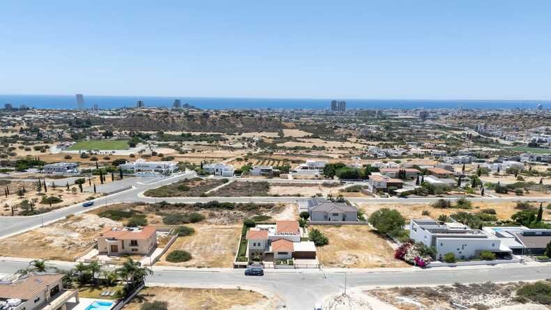 Property photo 2 of 41