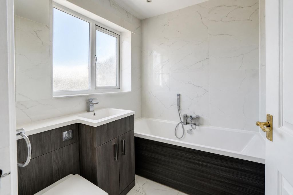 Property photo 3 of 15 E9B1Ecb8-d4c8-4c67-Bef0-Bcbcf6144Af4.Png