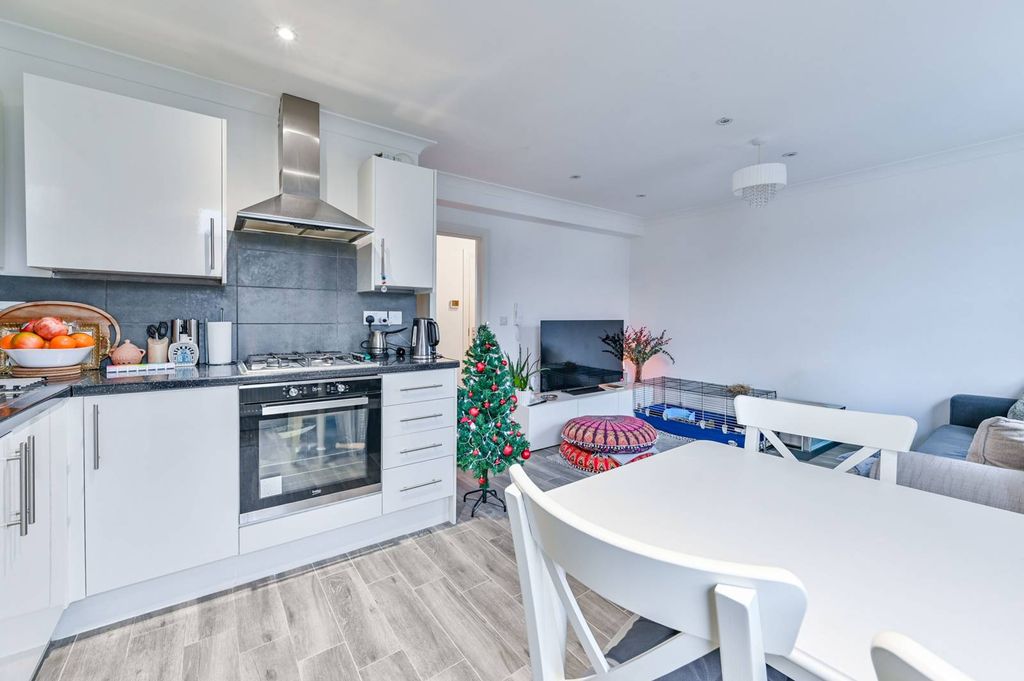 Property photo 2 of 7