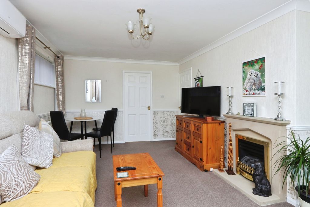 Property photo 3 of 17 Photo