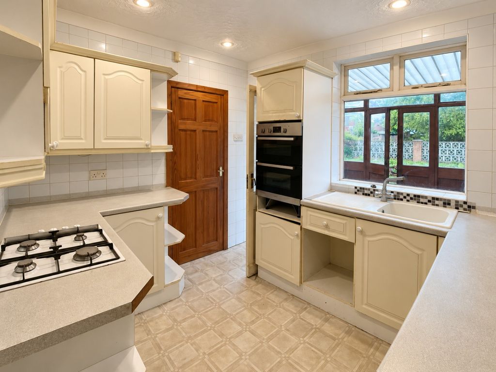 Property photo 3 of 18 5537092