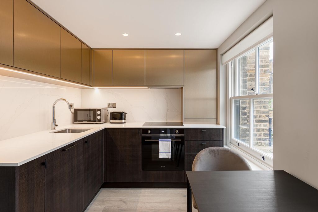 Property photo 2 of 5 Kitchen