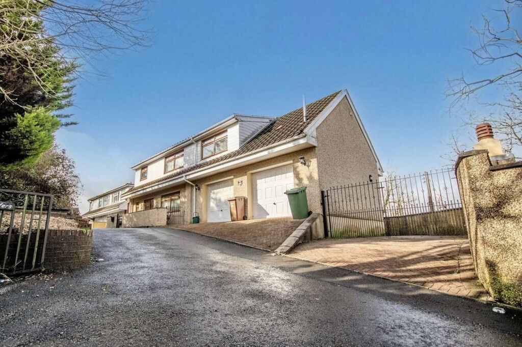 Property photo 1 of 31