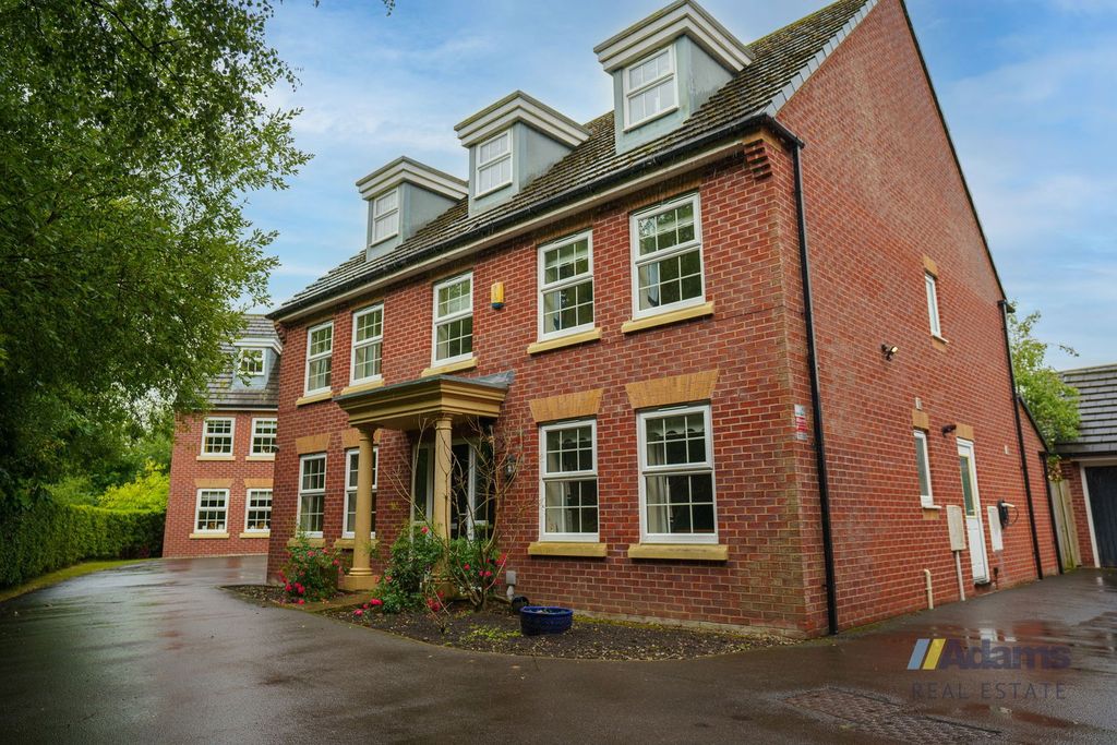 Property photo 1 of 38