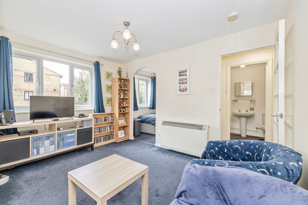 Property photo 3 of 11