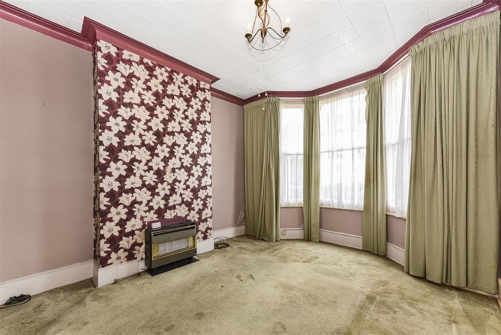Property photo 3 of 24