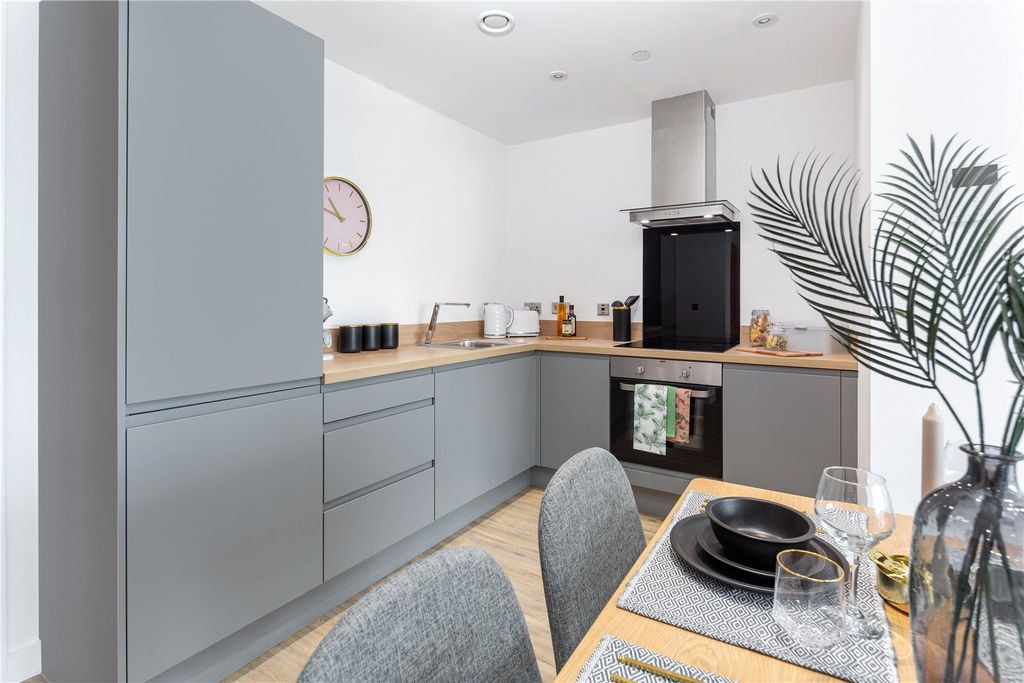 Property photo 2 of 9 Picture No. 12