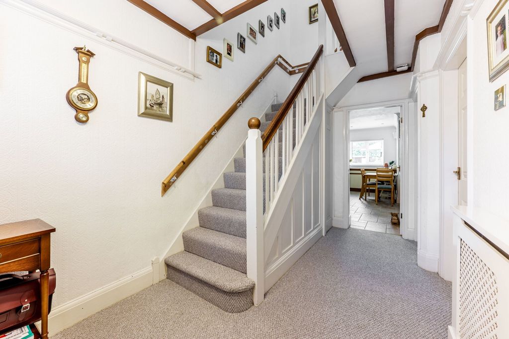 Property photo 3 of 31