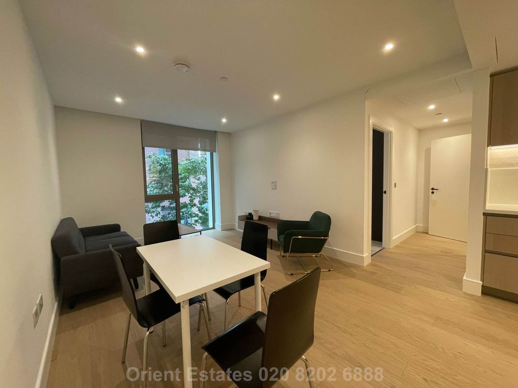Property photo 2 of 8