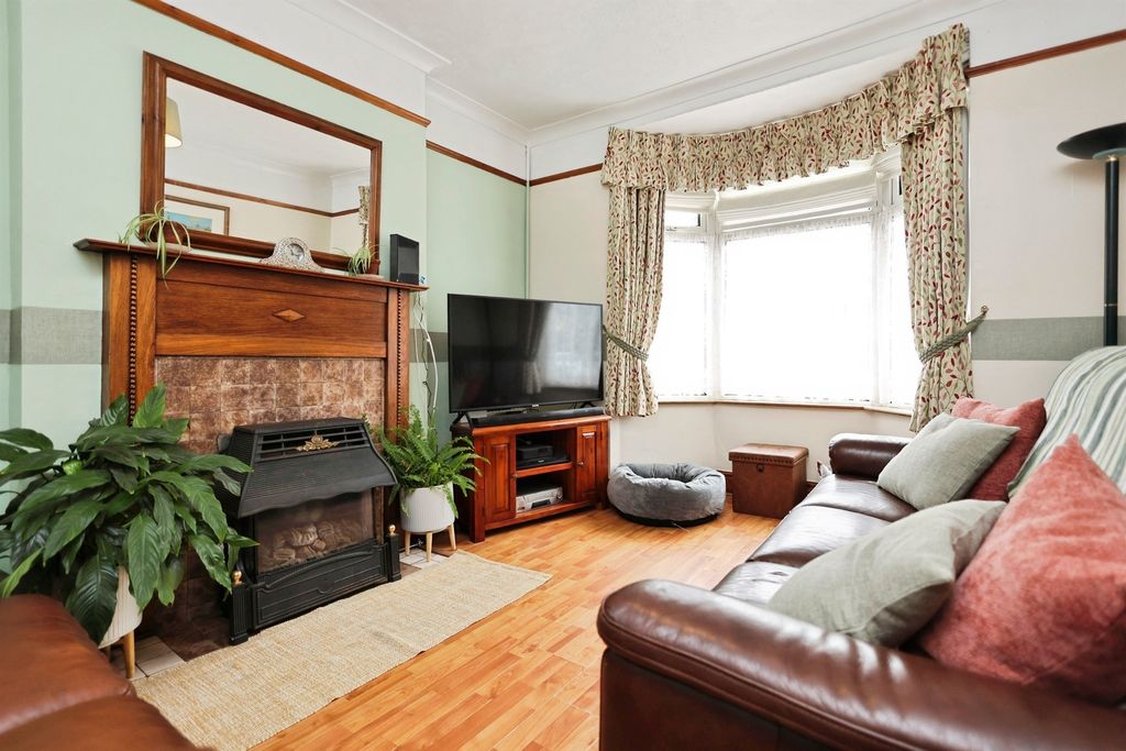 Property photo 3 of 19