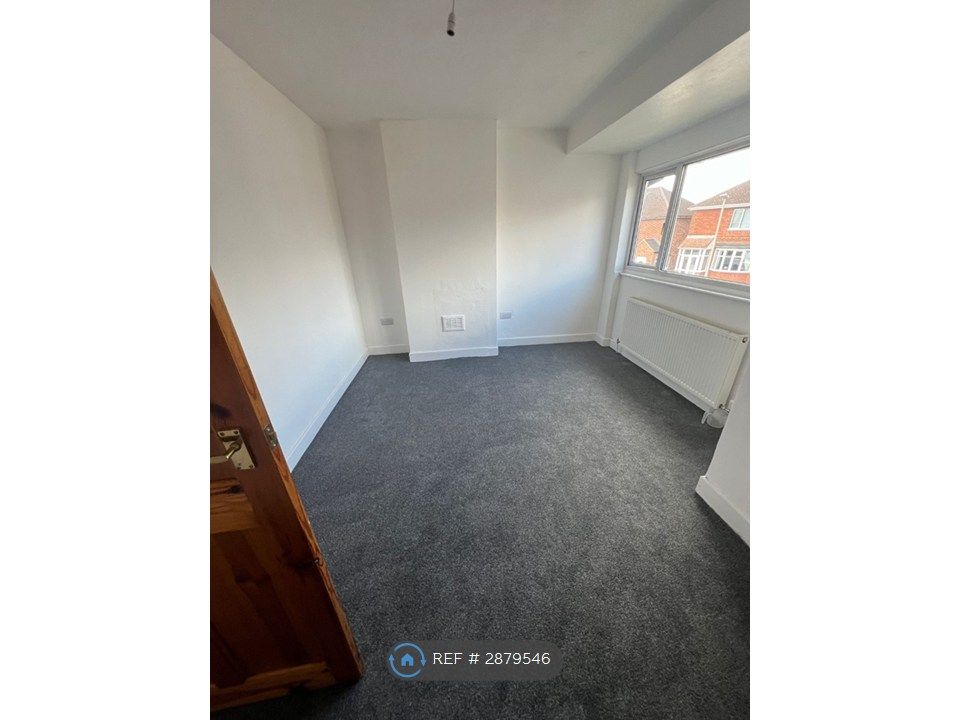 Property photo 2 of 20 Master Bedroom