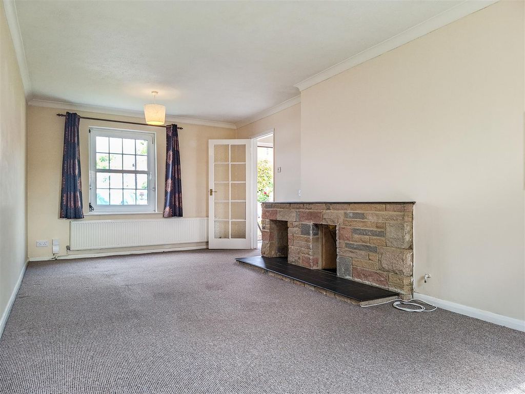 Property photo 3 of 13