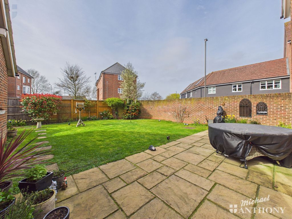 Property photo 3 of 21 Cam03852G0-Pr0598-Still028