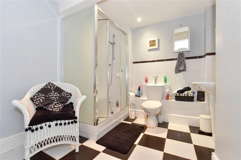 Property photo 3 of 11 Shower Room