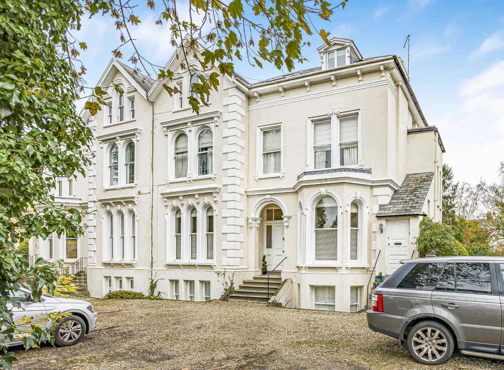Property photo 1 of 14 Shurdington Road