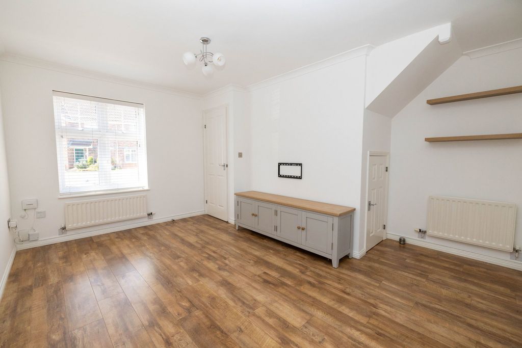 Property photo 2 of 23