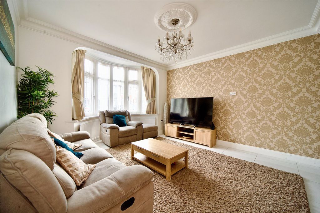 Property photo 2 of 25 Picture No. 21