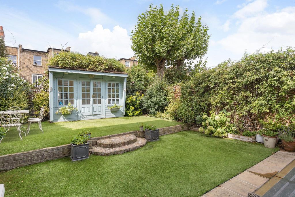 Property photo 1 of 16 Image