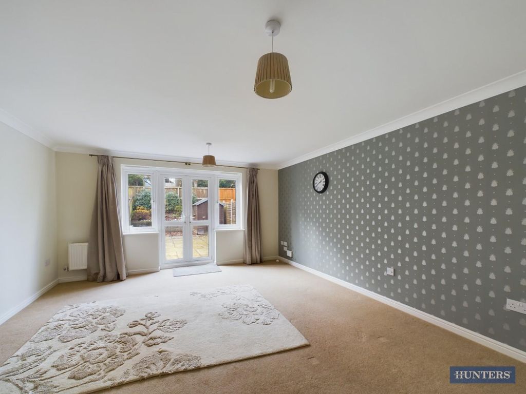 Property photo 3 of 11 Lounge/Diner