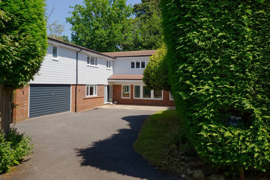 Property photo 2 of 30