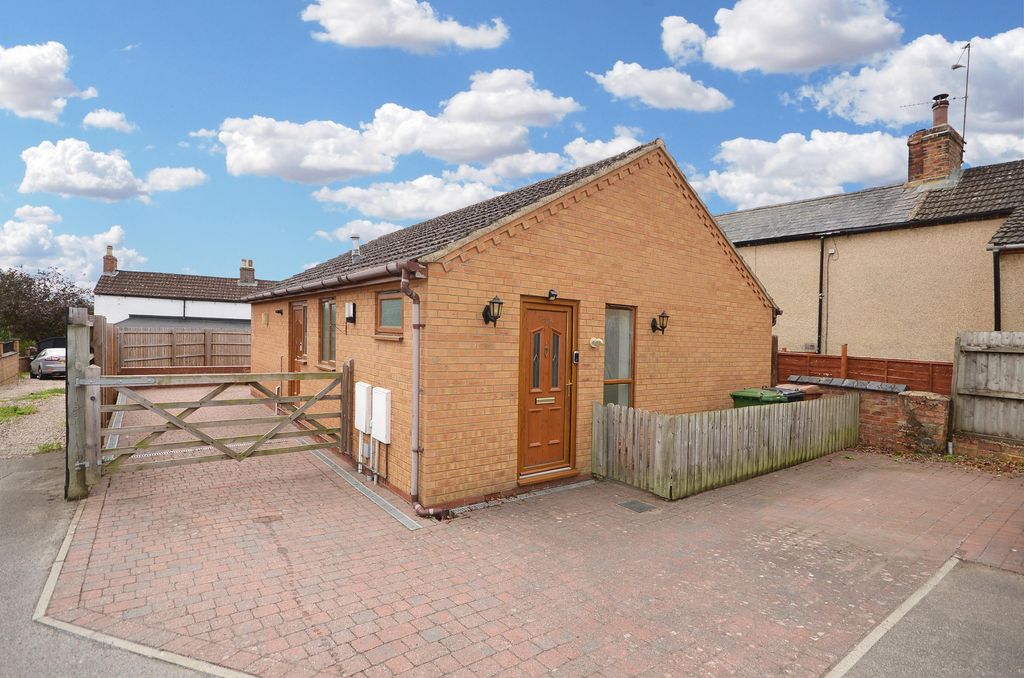 Property photo 2 of 11