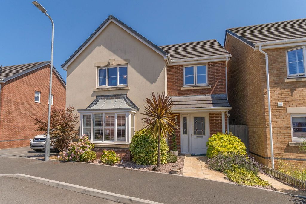 Property photo 1 of 34