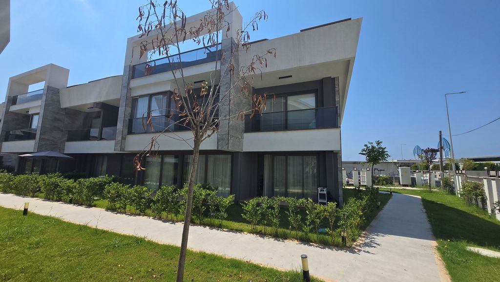 Property photo 2 of 13 Garden-Floor Apartment In Belek For Sale With A Pool & Social Facilities - Modern Design And Pretty Gardens