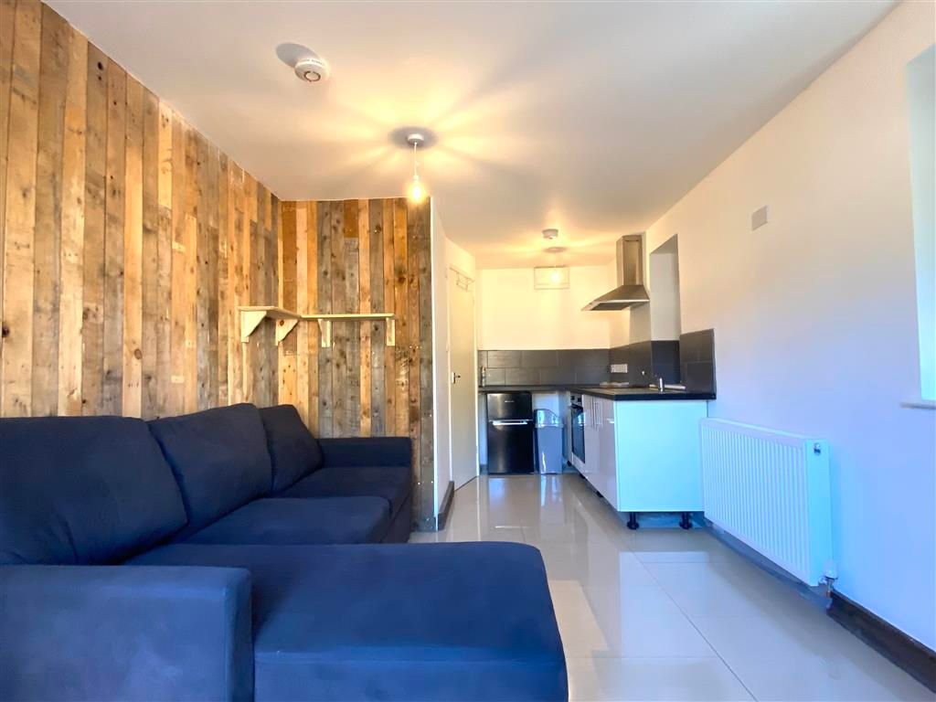 Property photo 1 of 6 Living Room
