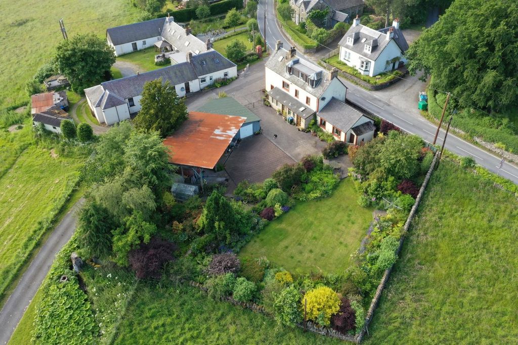 Property photo 2 of 30
