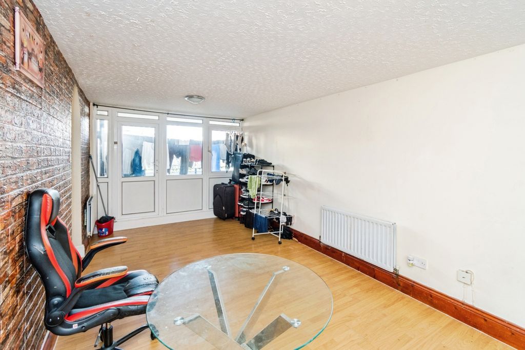 Property photo 2 of 13 Photo