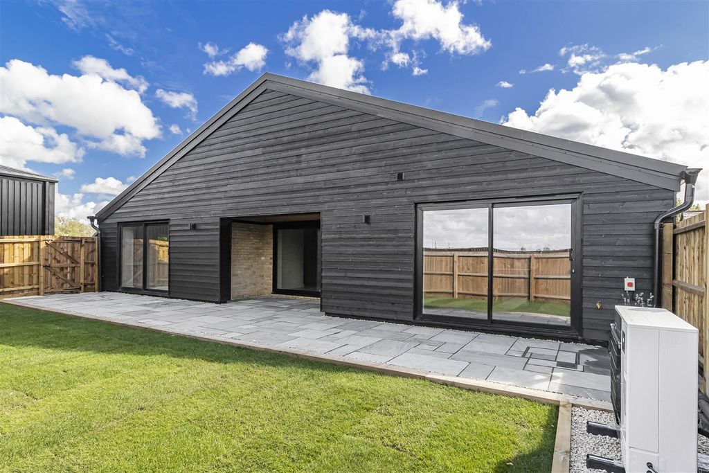 Property photo 1 of 18 11_62341.Jpg