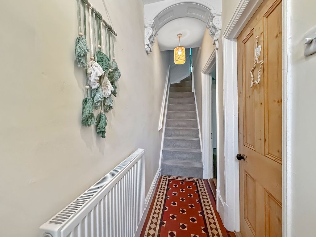 Property photo 3 of 28