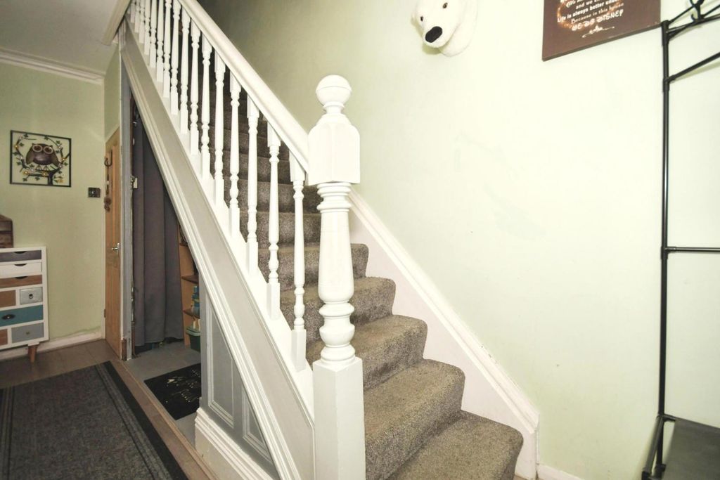Property photo 2 of 13 Pbox-Img.Jpg