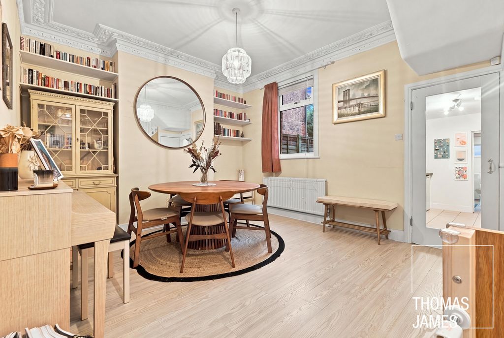 Property photo 2 of 37