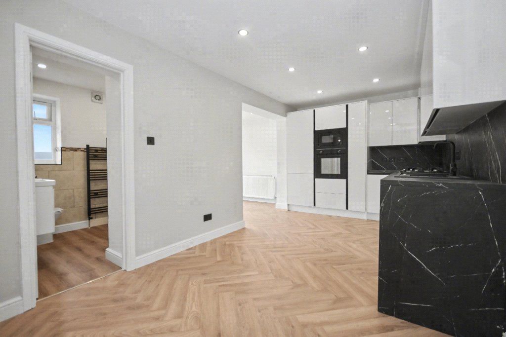 Property photo 2 of 21 Picture No. 04