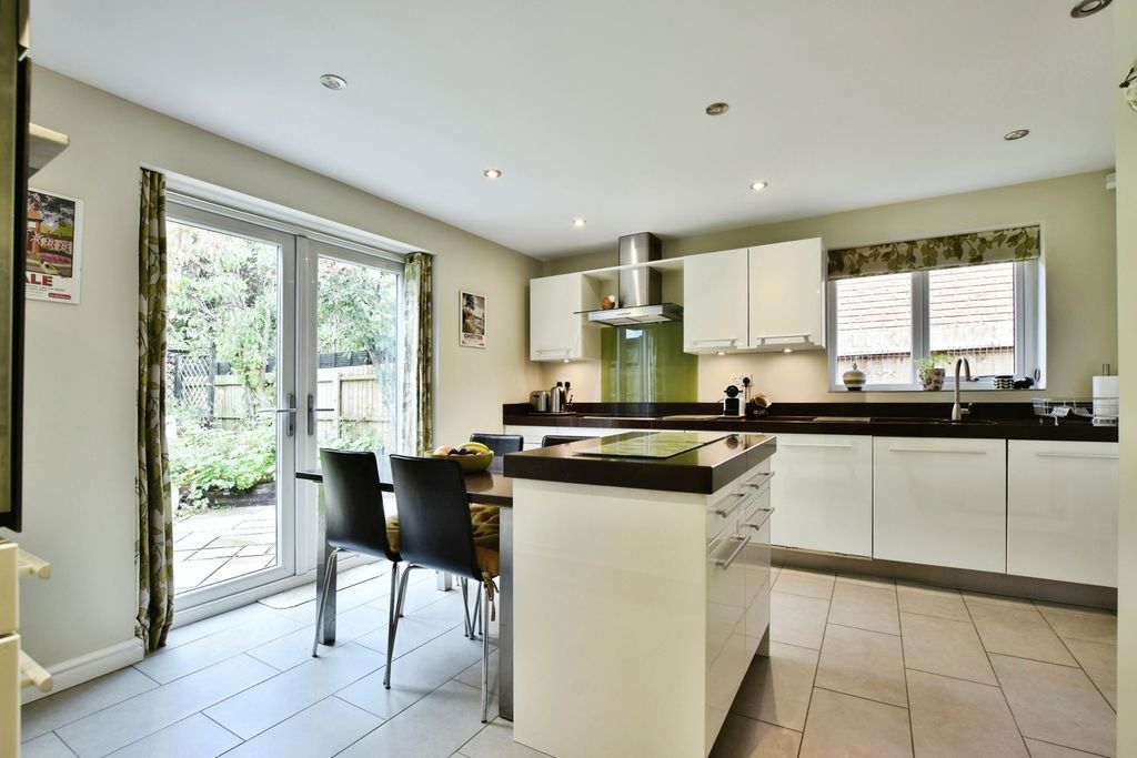 Property photo 2 of 27 Pbox-Img.Jpg
