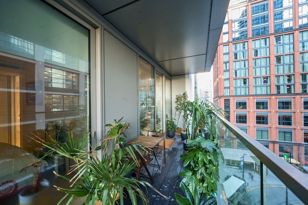 Property photo 3 of 26 1386244-24-693167...