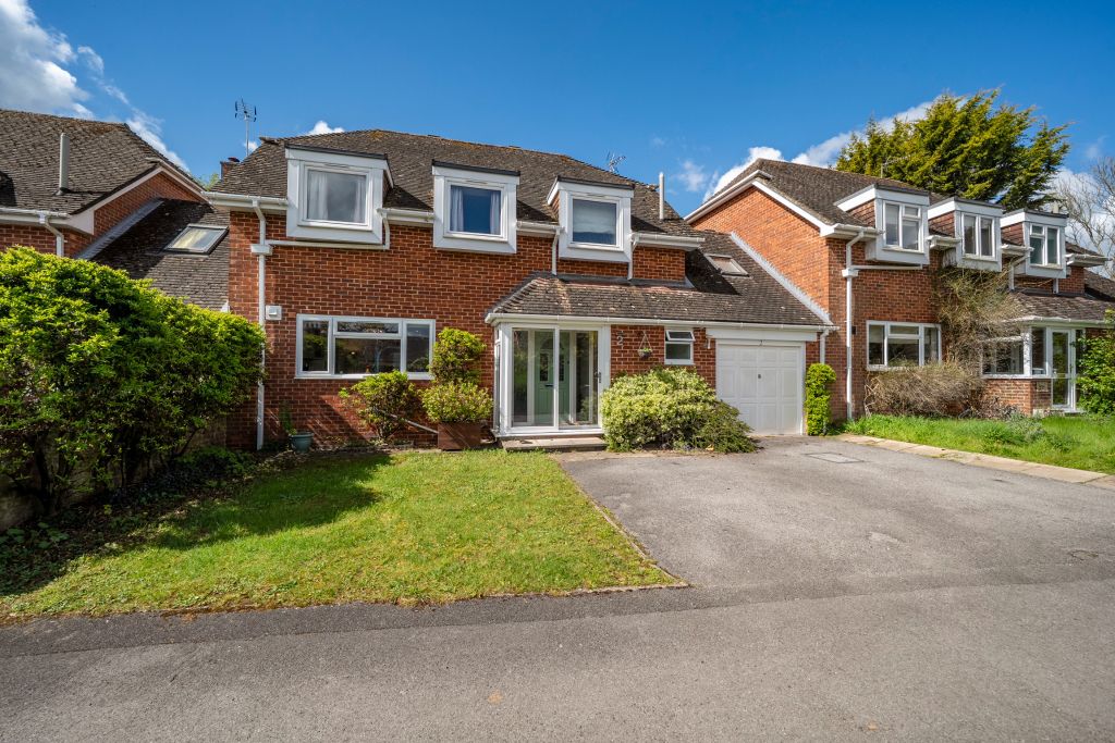 Property photo 2 of 50