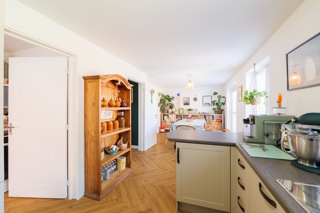 Property photo 3 of 21 5249475