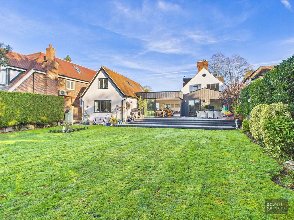 Property photo 2 of 42