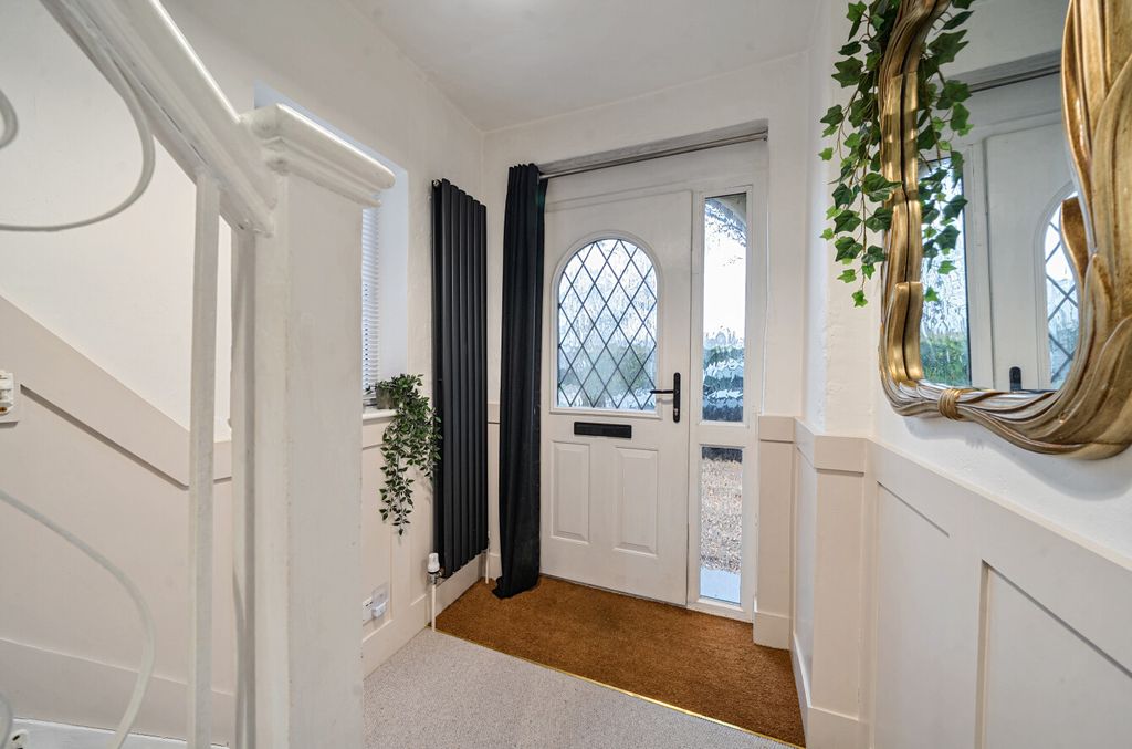 Property photo 3 of 23 1400516-12-69692A...